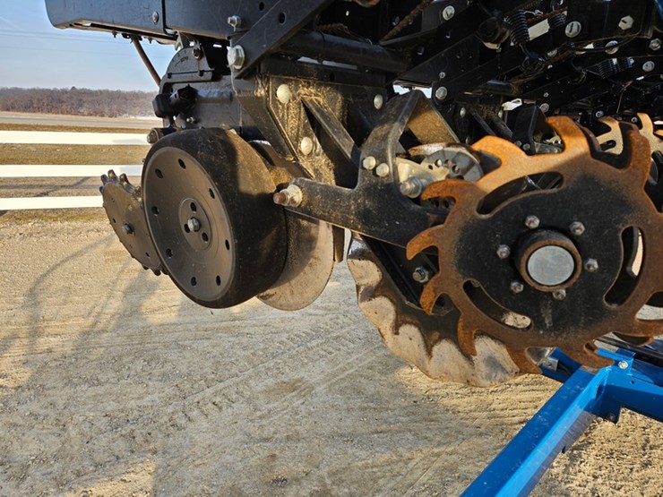 2019-kinze-3500-image-26