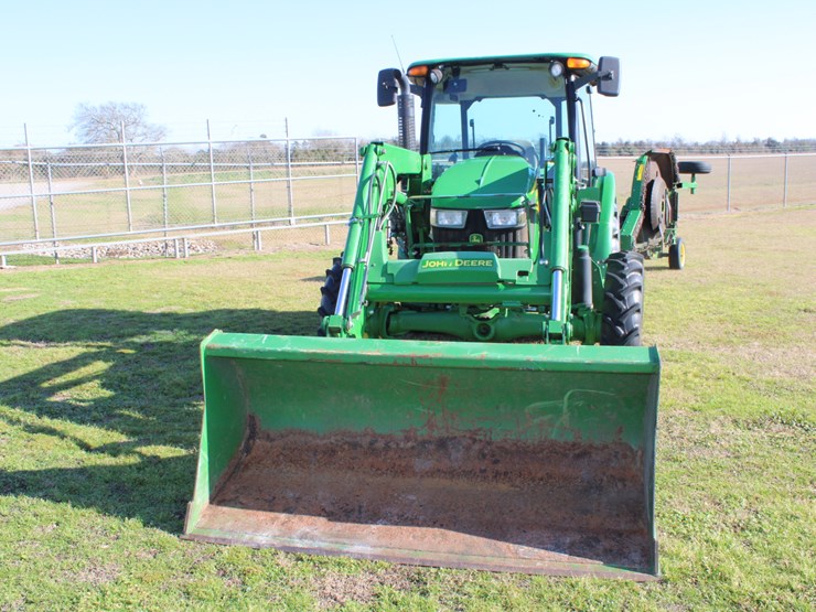 2019-john-deere-5075e-image-3
