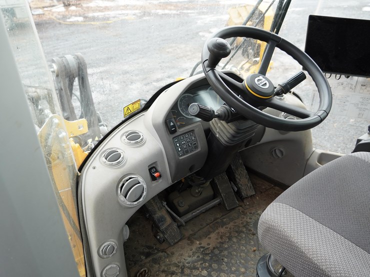 2022-volvo-l60h-image-14