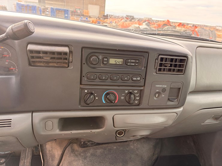 2003-ford-f550-image-21