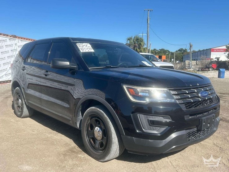 2019-ford-explorer-image-2