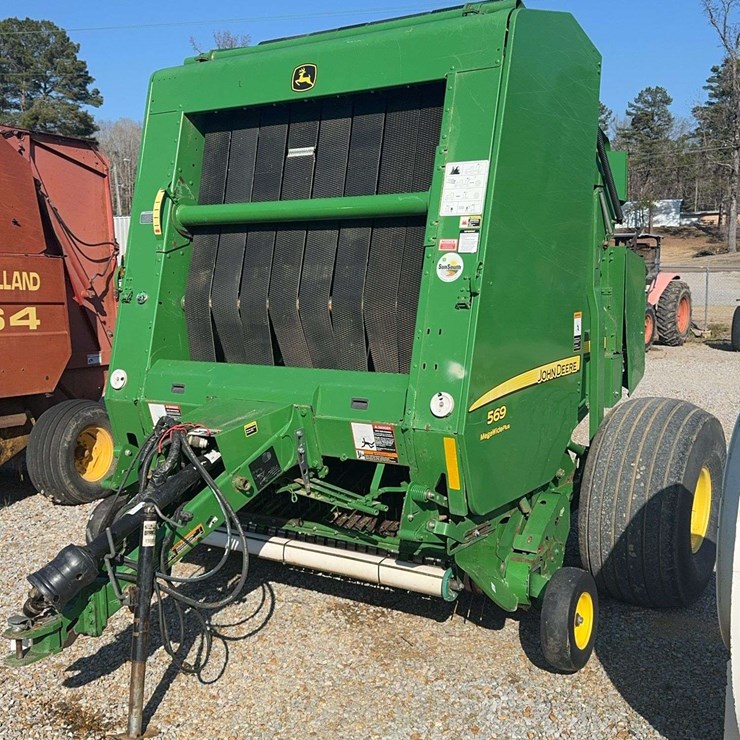 JOHN DEERE 569