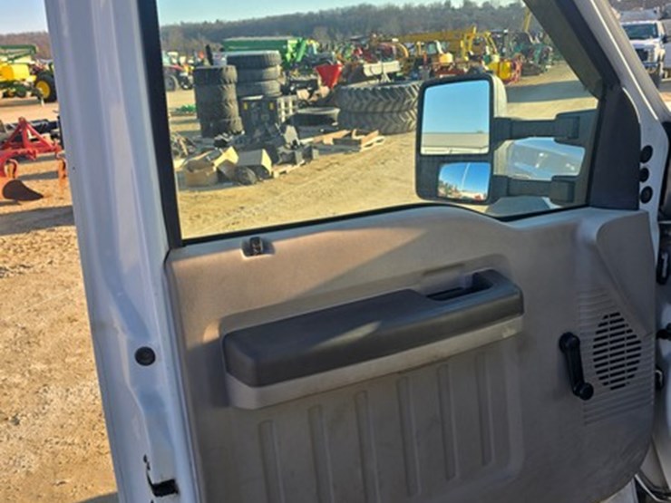 2008-ford-f550-image-11