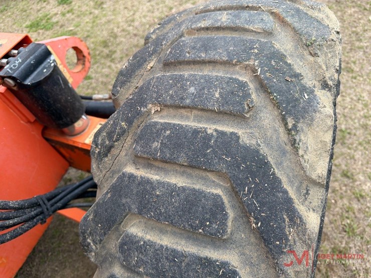 2012-jlg-600aj-image-14