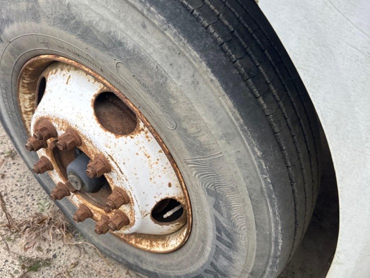 2000-ford-f750-image-7