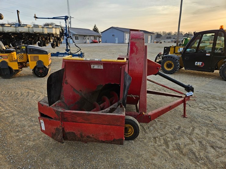 new-holland-f62b-image-6