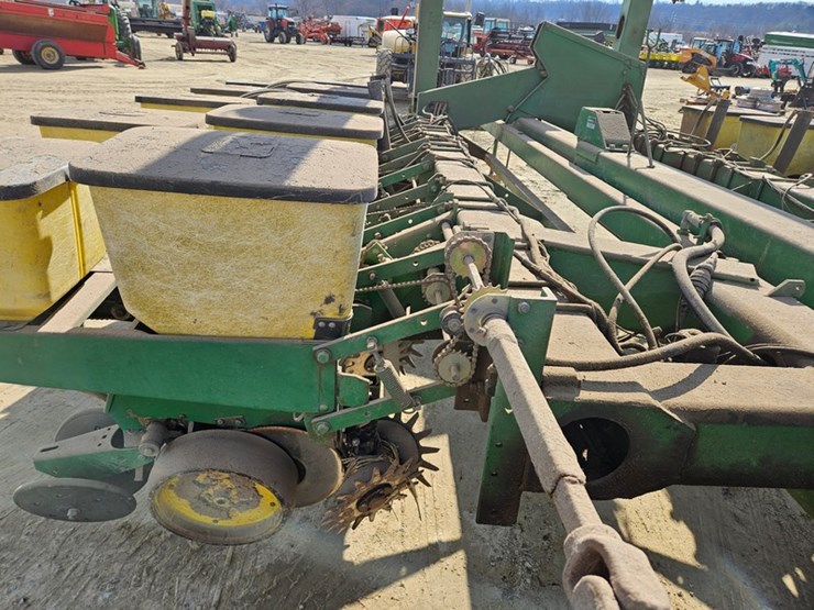 john-deere-7000-image-21