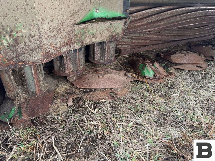 john-deere-995-swather-header-image-12