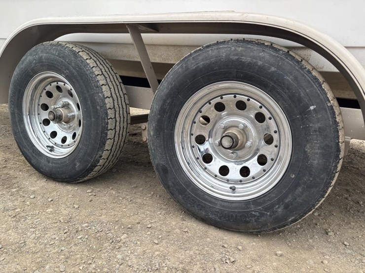 2006-unknown-trailer-image-47