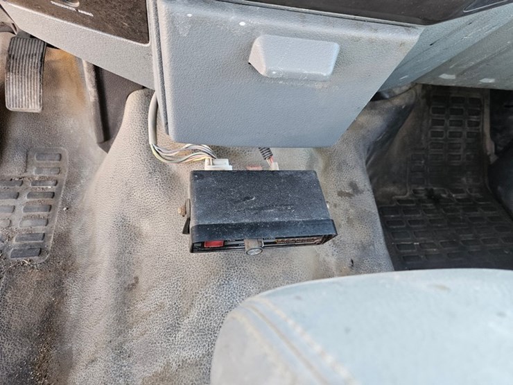 2011-ford-f550-image-45