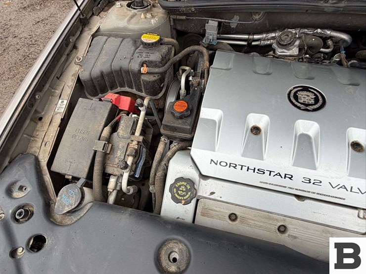 2001-cadillac-deville-sedan-image-23