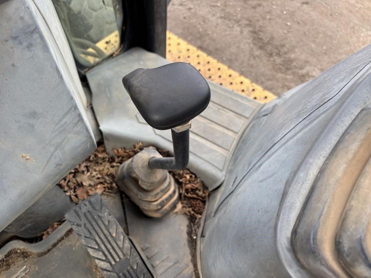 caterpillar-420f2-image-42