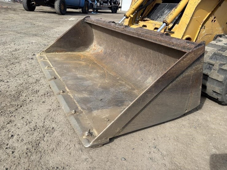 2006-john-deere-322-image-2