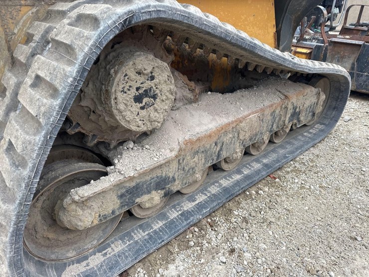 2018-deere-331g-image-7