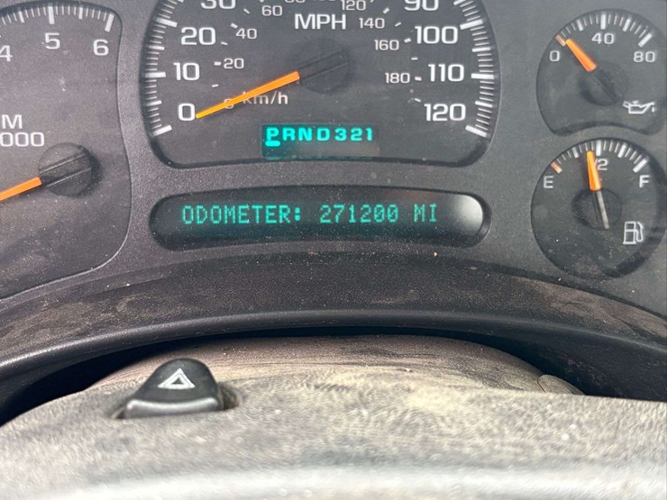 2004-chevrolet-silverado-pickup-with-plow-and-liftgate-image-16