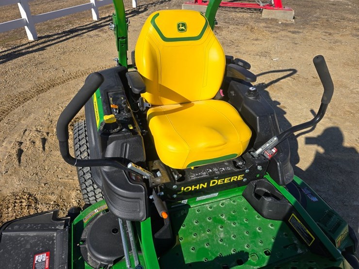 2025-john-deere-z915e-image-14