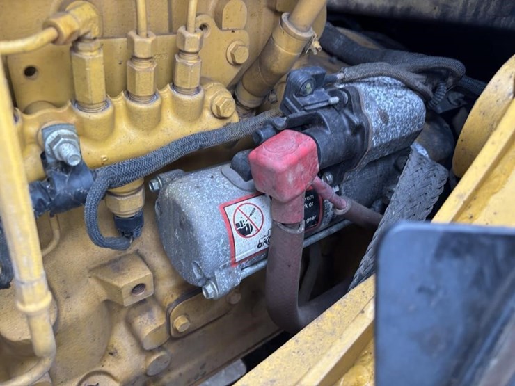 2017-deere-210lep-image-36