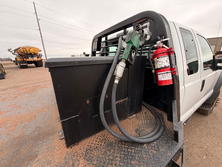 2015-ford-f550-image-9