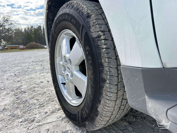 2012-ford-escape-image-24