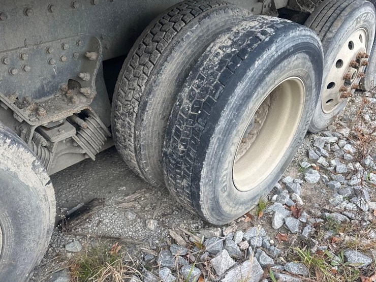 2007-peterbilt-357-image-9