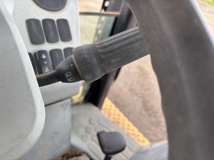 caterpillar-420f2-image-40