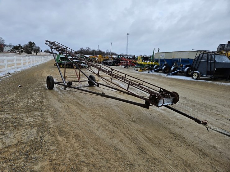 new-holland-131-image-7