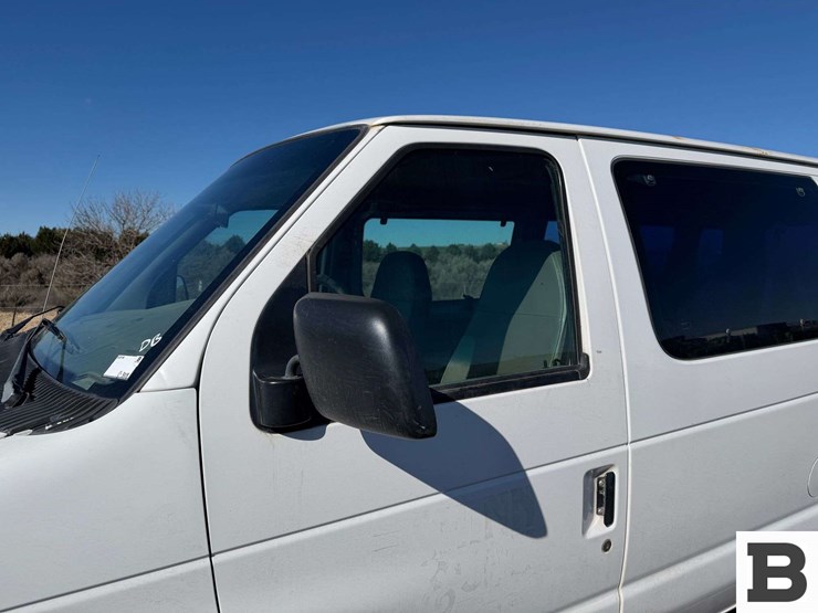 1999-ford-econoline-350-image-13