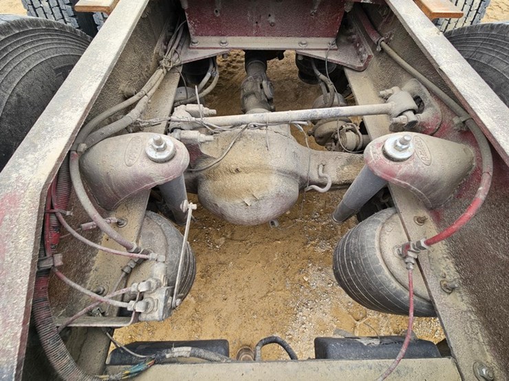 2006-peterbilt-379-image-22