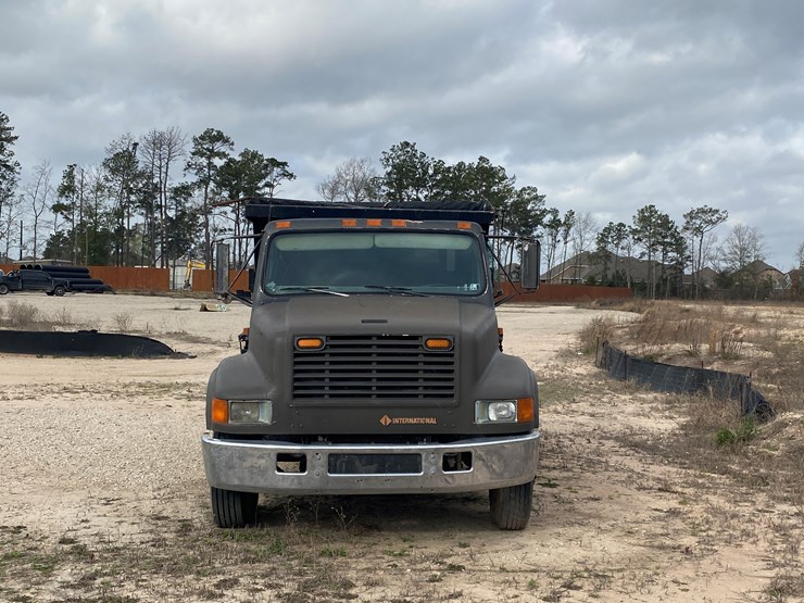 1990-international-4600-image-4