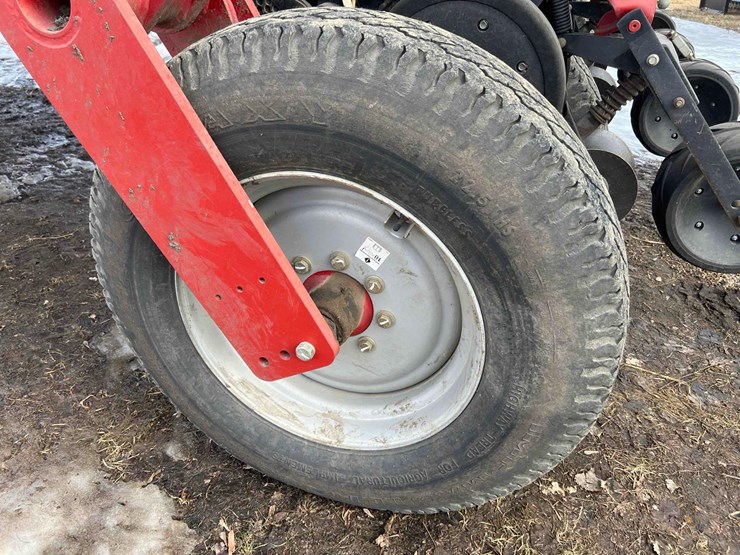 2014-case-ih-1255-image-15