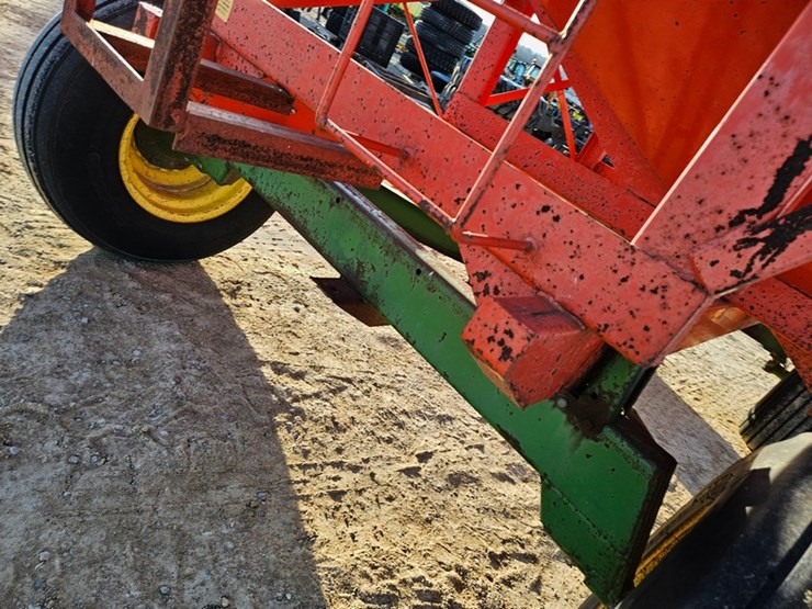 john-deere-1065-image-12