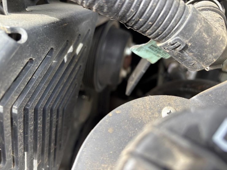 2021-bobcat-s590-image-23