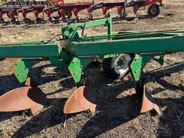 blanchat-10-bottom-plow-image-4