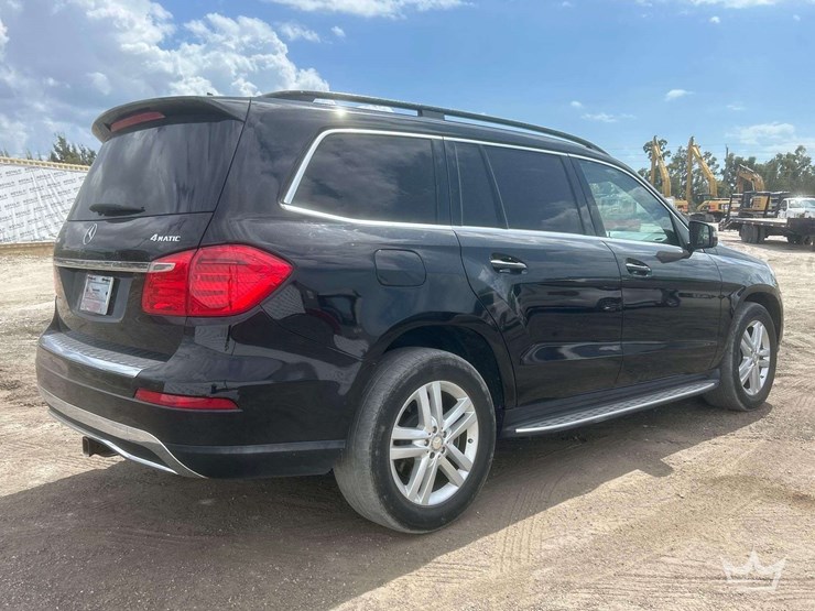 2013-mercedes-benz-gl450-image-3