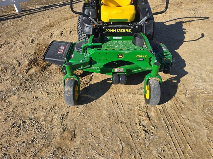 2025-john-deere-z915e-image-10