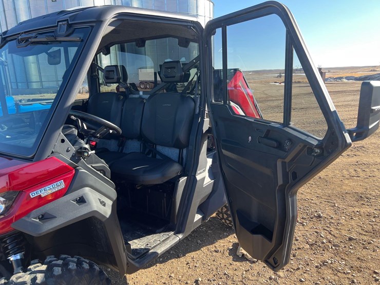 2025-can-am-hd-10-defender-limited-utv-image-12