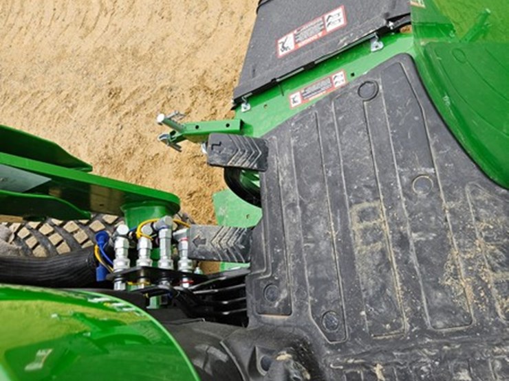 2025-john-deere-2038r-image-32
