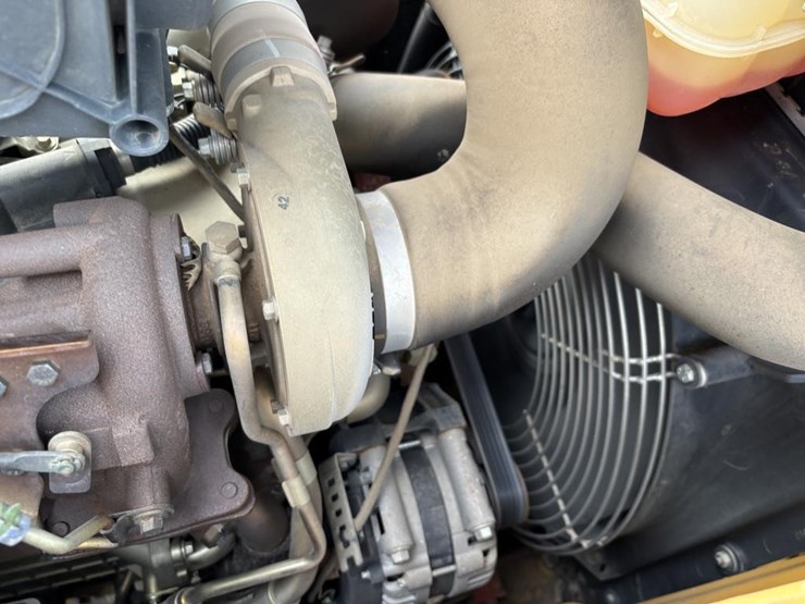 caterpillar-420f2-image-65