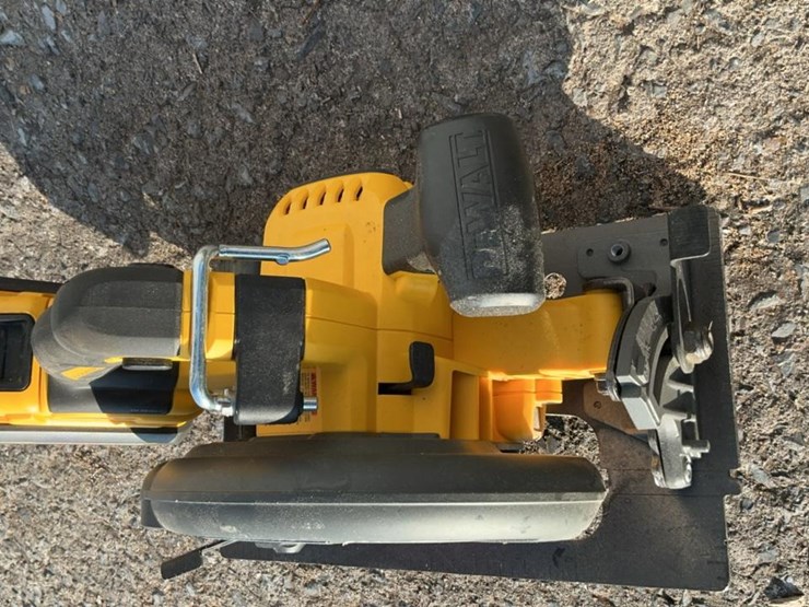#103-•-dewalt-dcs578-cordless-circle-saw-image-11