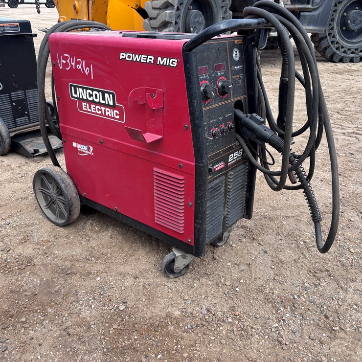 #2820 • LINCOLD 256 MIG WELDING MACHINE