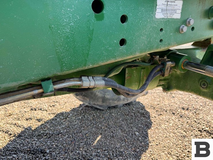 2013-john-deere-6125r-image-47