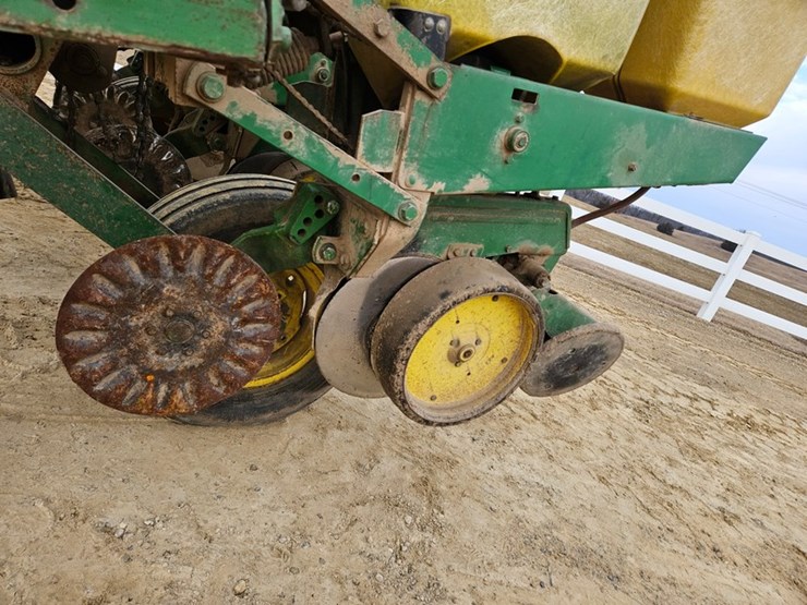 john-deere-7000-image-24