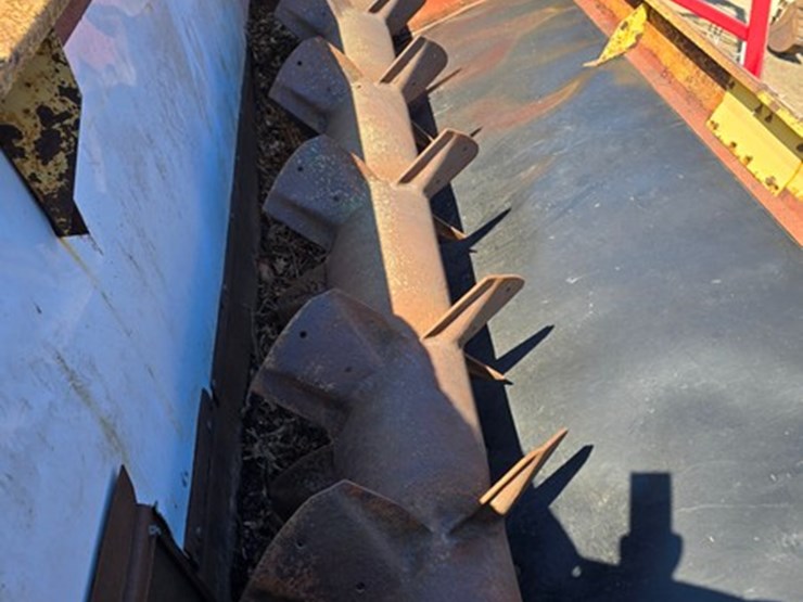 new-holland-305-image-14