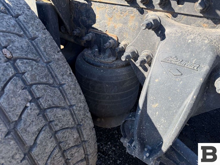 2019-freightliner-cascadia-126-image-26