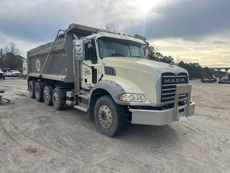2019-mack-gr64b-quad/a-dump-truck-image-3