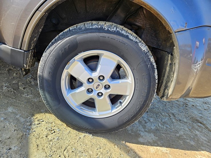 2012-ford-escape-image-32