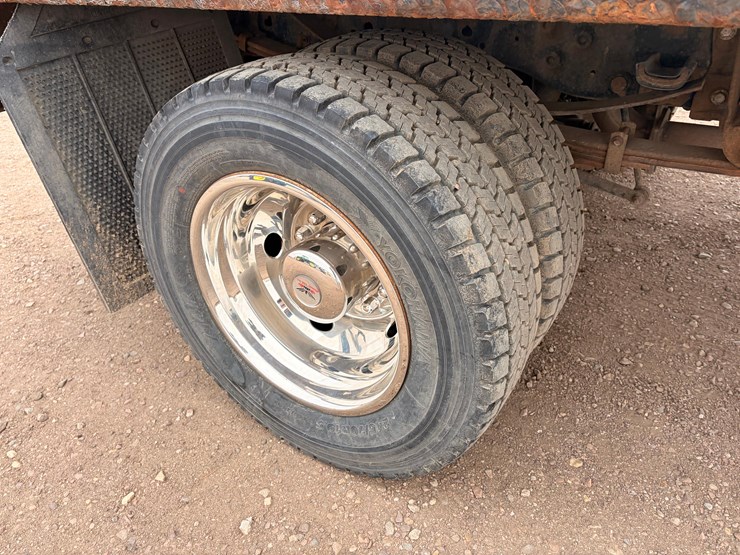 2015-ford-f550-image-31