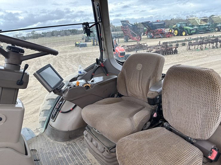 2015-john-deere-8295r-image-14