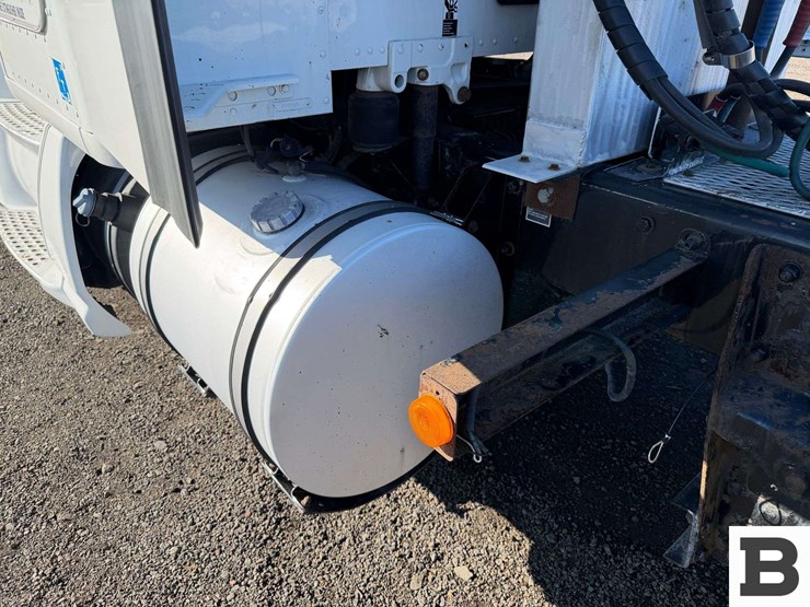 2019-kenworth-t680-image-18