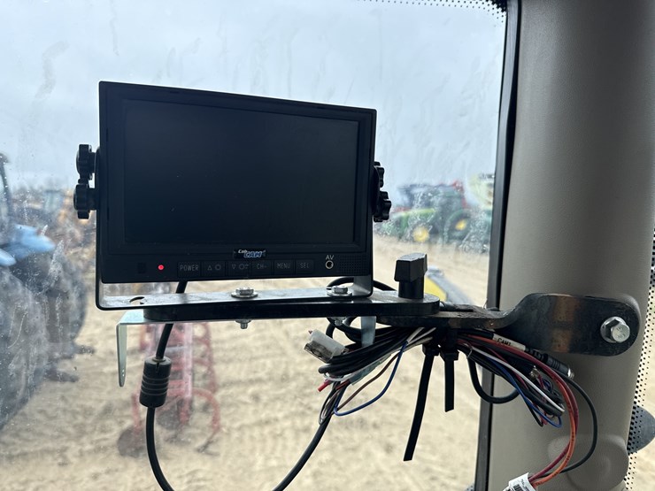 2016-john-deere-6155r-image-17